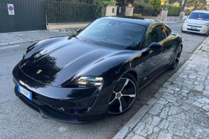 Taycan Porsche 11/2022