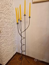 Candelabro da terra in ferro battuto a 6 fiamme