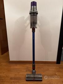 Dyson V11
