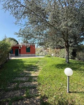 VILLA A SCHIERA D'ANGOLO A CASSANO DELLE MURGE