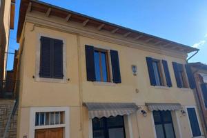 Appartamento di 140 m² con box auto a Sinalunga