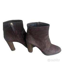 Stivaletti Tod’s iconici in camoscio