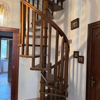 INTERESSANTE SCALA IN NOCE, COME NUOVA