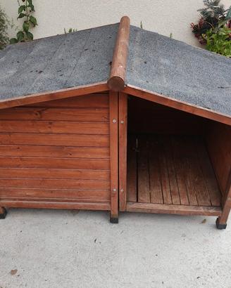 cuccia per cani da esterno in legno con veranda 