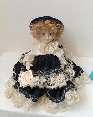 Bambola in Porcellana Capodimonte - Dipinta a Mano