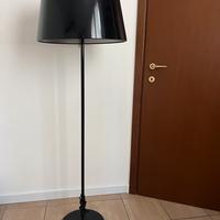 Lampada da terra Ikea nera