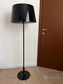 Lampada da terra Ikea nera