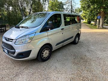 Ford transit custom 9 posti