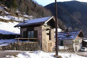 Rustico (tabià) indipendente con giardino