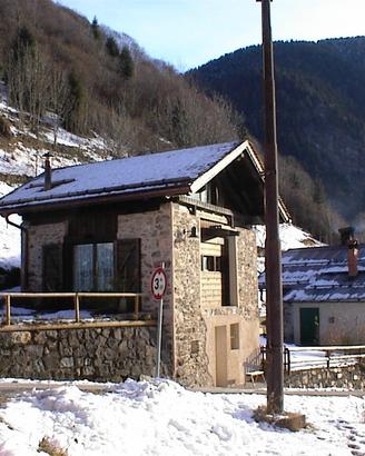 Rustico (tabià) indipendente con giardino
