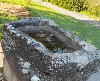 Abbeveratoio antico in pietra di langa