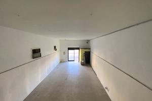 Locale commerciale 100 mq con soppalco