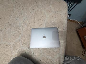 Macbook M1 13”