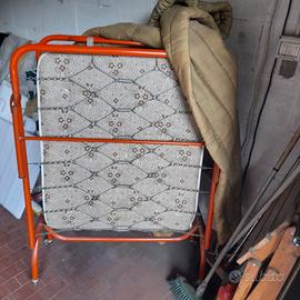 brandina pieghevole con materasso