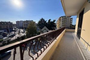 4 LOCALI A AVERSA