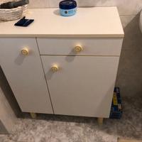 MOBILETTO CON CASSETTI+SPECCHIO BAGNO