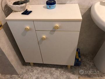 MOBILETTO CON CASSETTI+SPECCHIO BAGNO