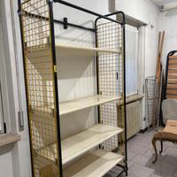 3 scaffali, 2 carrelli - sgombero magazzino 