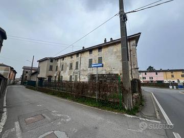 Casa indipendente di 3000 m² con più di 5 locali a