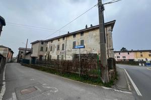 Casa indipendente di 3000 m² con più di 5 locali a