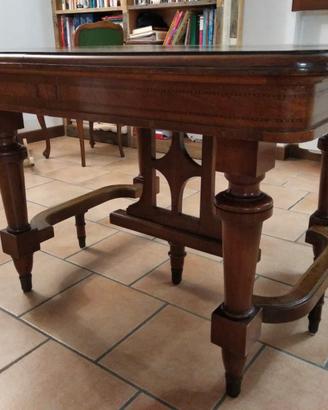 Tavolo allungabile in noce