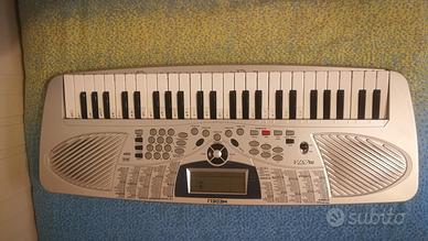 tastiera musicale con 100 stili