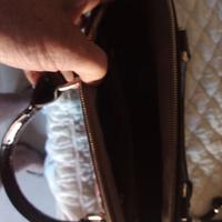 borsa lucida con fiori