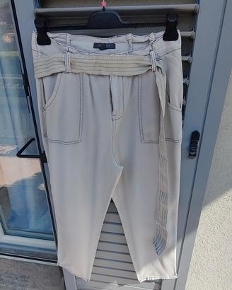 Pantaloni Tg 44 con tasconi e cintura sabbia