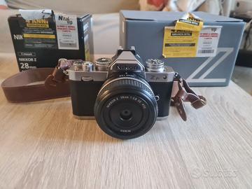 Nikon z fc + 28 mm 2.8 (SE)