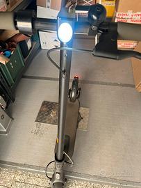 Monopattino Elettrico Xiaomi Mi Essential