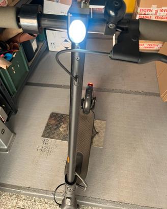 Monopattino Elettrico Xiaomi Mi Essential
