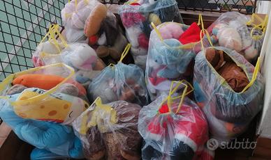 peluche Lotto di 9 buste piene di pupazzi 