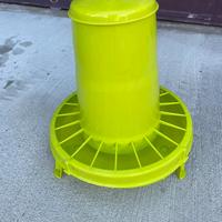 Mangiatoia per galline