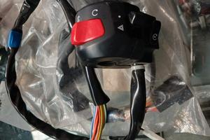 commutatore destro SUZUKI BURGMAN 400 K7 NUOVO
