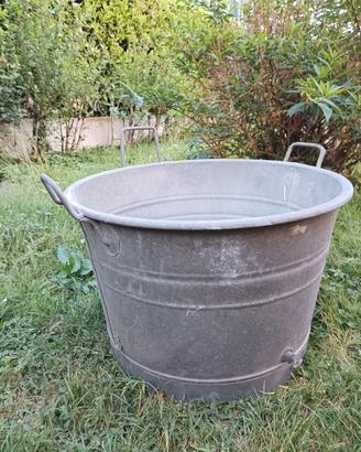 Vecchia grande tinozza zincata 