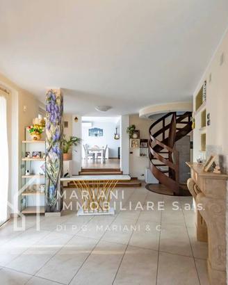 Appartamento di 220 m² con 5 locali a Morazzone