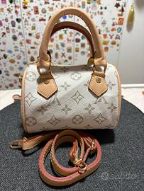 Mini borsa bauletto in vera pelle beige nuova