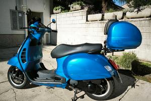 Vespa 300 GTS FULL OPTIONAL 12.000 km anno 2017