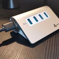 Hub 4 Porte USB 3.0 da 5Gbps in alluminio