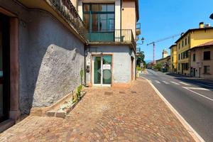 NEGOZIO A GARDONE RIVIERA