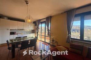 PARMA - UFFICIO CON INGRESSO INDIPENDENTE E VETRIN