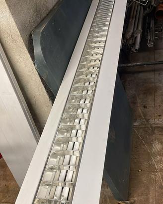 70 lampade Trilux 240552 x supermercato.  Dimensio