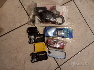 Telefonini cellulari vintage e accessori