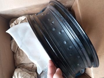 Cerchi a raggi BMW R18 pari al nuovo 