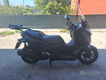 Yamaha X-Max 300