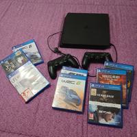 Play station 4 con 2 joystick e giochi
