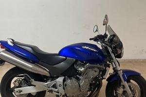 Moto hornet