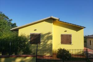 Villa sulla collina toscana (pistoia)