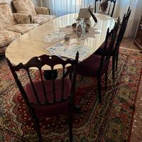 Tavolo in marmo e legno per camera da pranzo