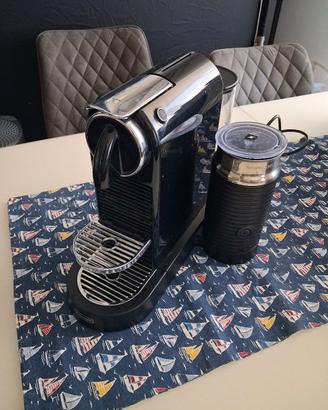 macchina caffè con Cappuccinatore 
